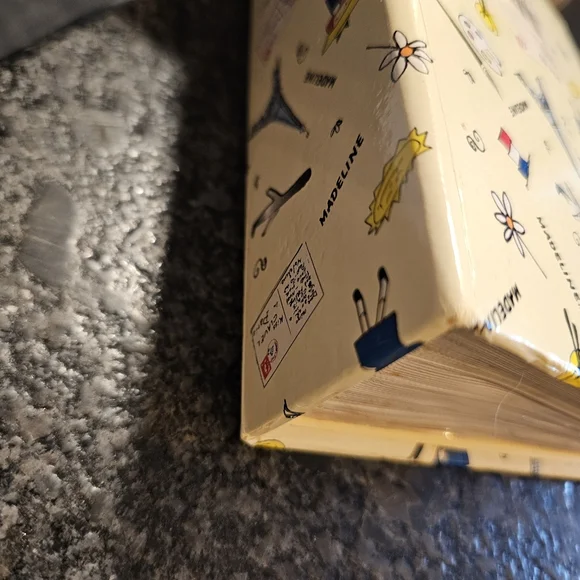 C.R. Gibson Madeline Photo Album Book Holds 120 Pictures Paris Eiffel Tower 90s - Picture 9 of 9